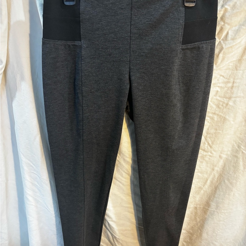 Stylish Gray and Black Pants simply Vera Vera Wang leggings Large